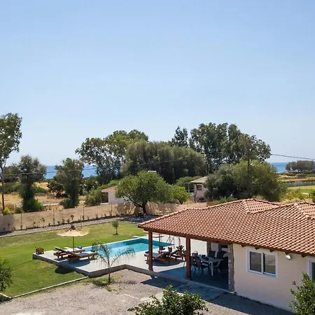Luna Rossa Beachhouse بيت للعطل غينادي