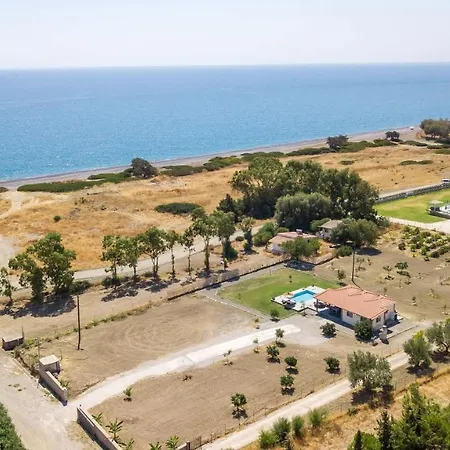 Luna Rossa Beachhouse بيت للعطل