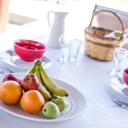 Luna Rossa Beachhouse غينادي