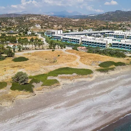 Luna Rossa Beachhouse بيت للعطل غينادي